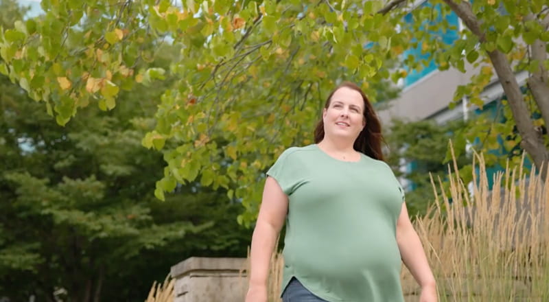 Image of Kim outside