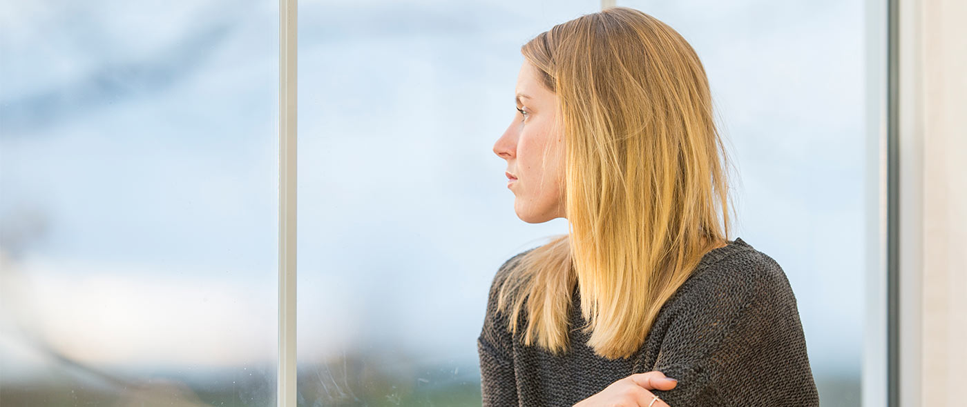 donna bionda impatto psicologico psoriasi